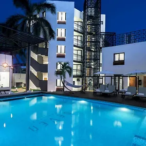 Seven Boutique Apartahotel